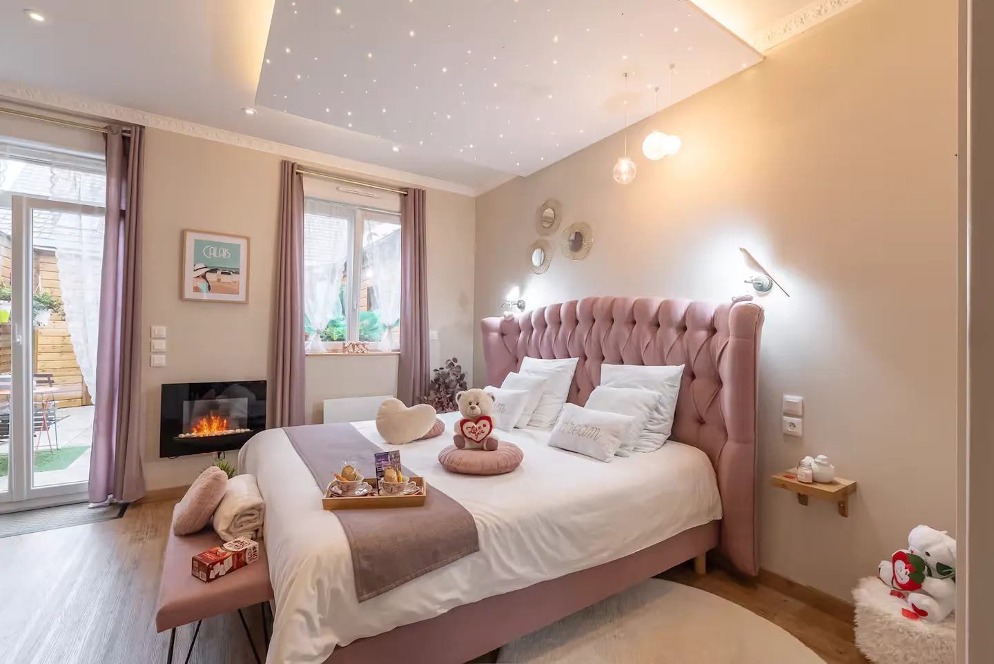 La Bulle Romantique - Suite avec balnéo et cour privative (Calais, Pas-de-Calais)