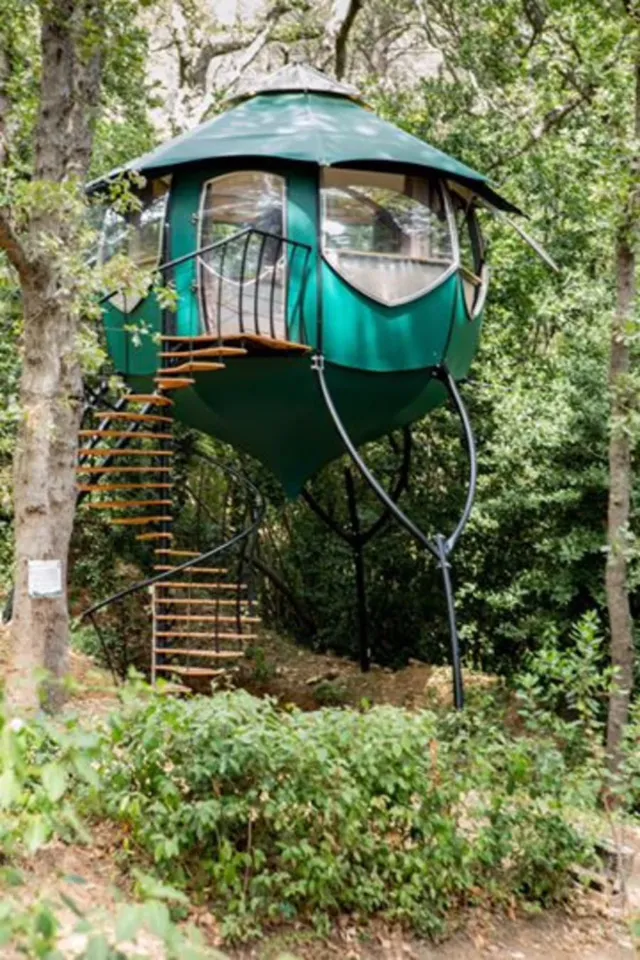 La Campalune Perchée - Cabane sur pilotis avec jacuzzi et restauration sur place (Carnoules, Var)