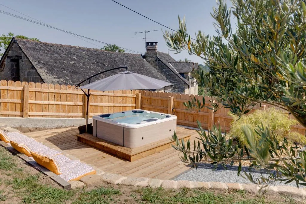 La Chambrote - Petite maison avec spa privatif et jardin (Brive-la-Gaillarde, Corrèze)