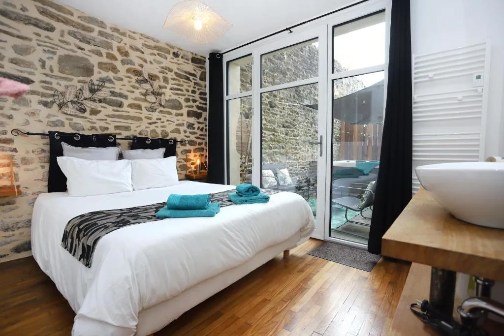La Chouette Détente, gîte avec spa à Fougères - photo 2 sur 11