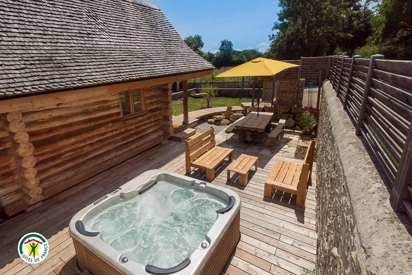 La Fuste du Vernay - Chalet en rondins avec spa et jardin clos (Saint-Baudille-de-la-Tour, Isère)