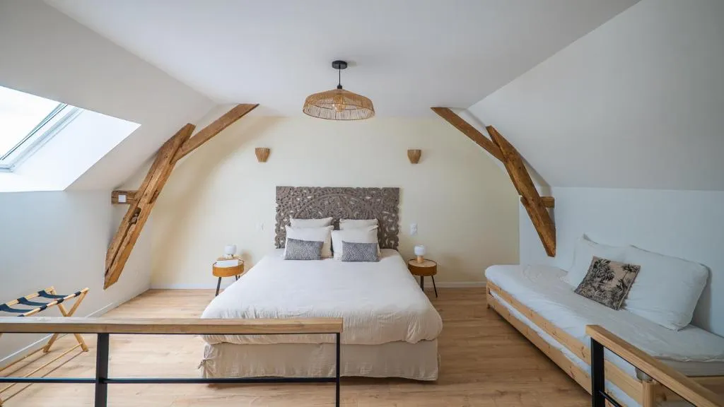 La Grange de Clyna, gîte avec spa à Brette-les-Pins - photo 2 sur 12