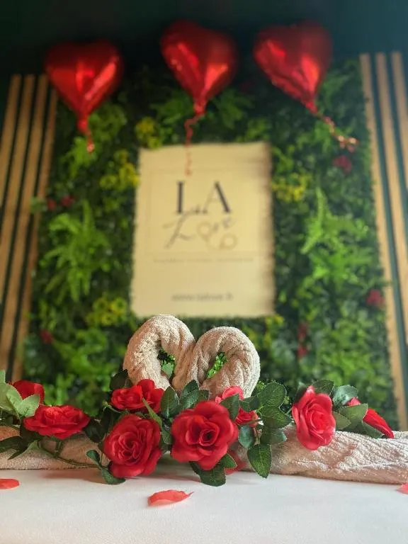 La Love - Bain à remous et terrasse avec vue sur la mer (Marseille, Bouches-du-Rhône)