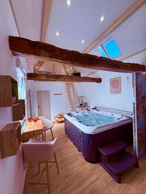 La Mezzanine - Chambre double avec spa près de Valenciennes (Bellaing, Nord)