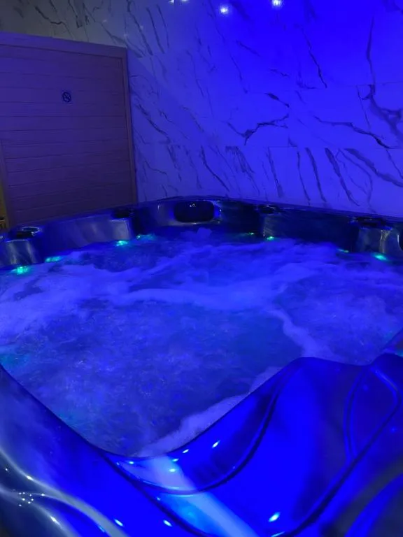 La Nuit de Rêve, suite 1 - Spa privatif, jacuzzi et sauna près de Soissons (Crouy, Aisne)