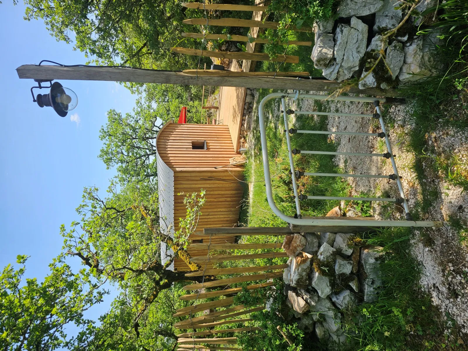 La nuitée belle, cabane à Cénevières - photo 2 sur 10