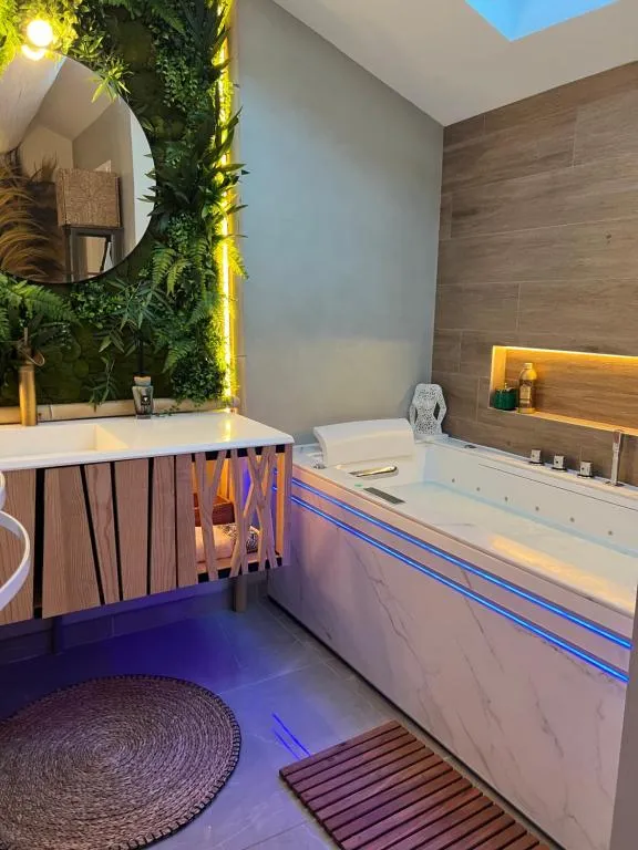 La Parenthèse Balnéo - Appartement avec bain à remous et terrasse (Donzère, Drôme)