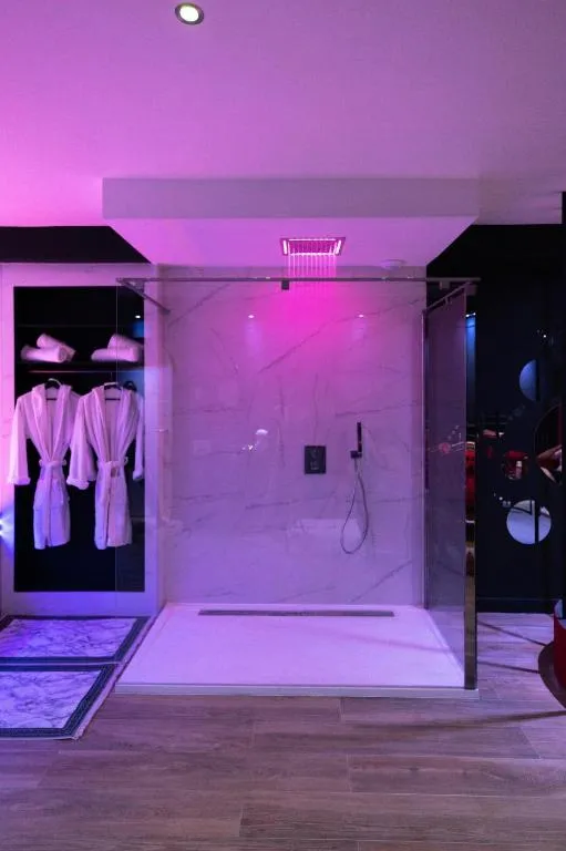 La Perle Noire, love room à Agde - photo 3 sur 12