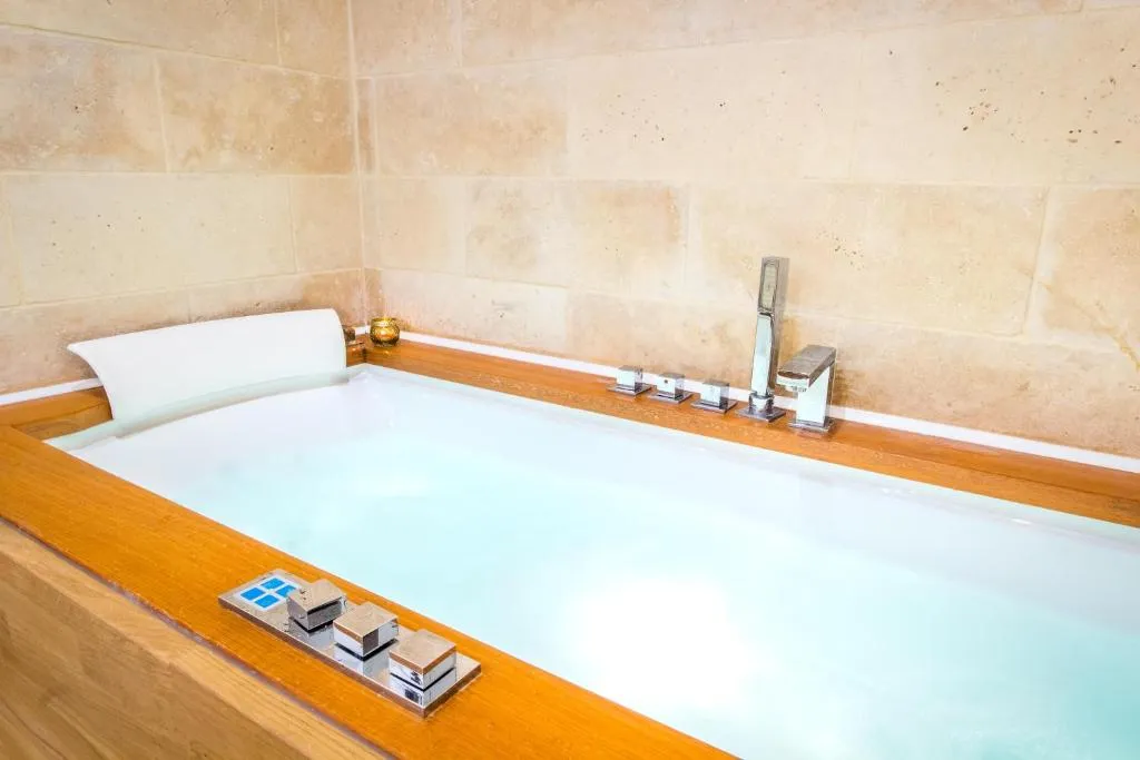 La Petite Romantique, gîte avec spa à Laon - photo 3 sur 12