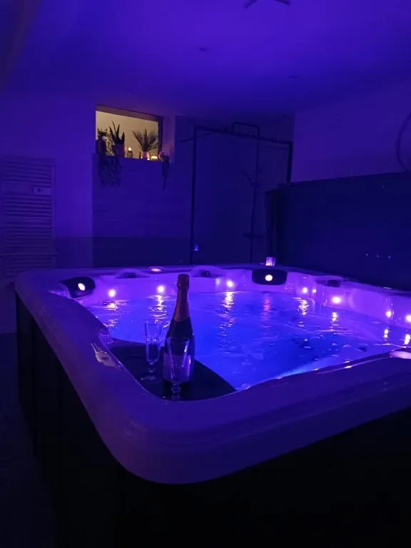 La Réserve - suite climatisée avec bain à remous (Noyelles-sous-Bellonne, Pas-de-Calais)