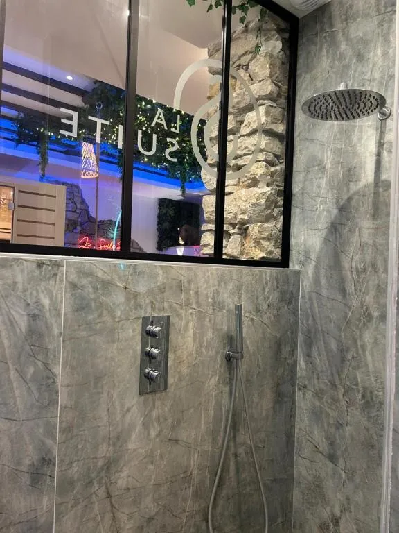 La Suite 2, gîte avec spa à Grenoble - photo 3 sur 12