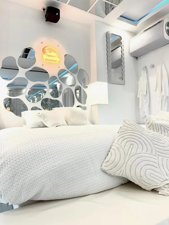 La Suite Blanche, gîte avec spa à Thuir - photo 2 sur 9