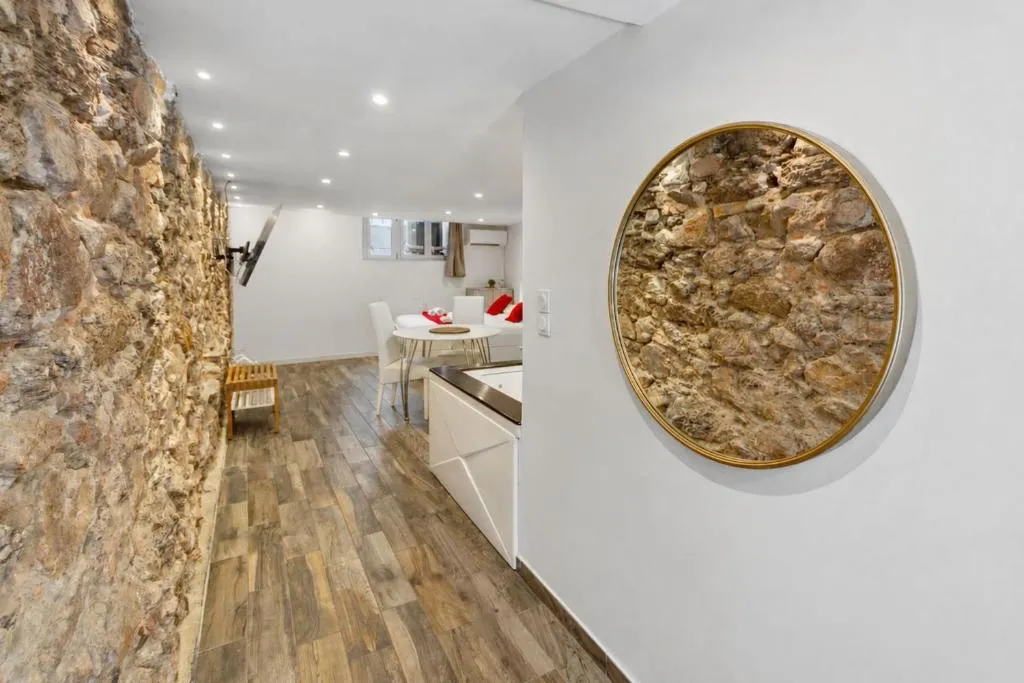 La Suite Confidentielle, gîte avec spa à Cannes - photo 3 sur 12