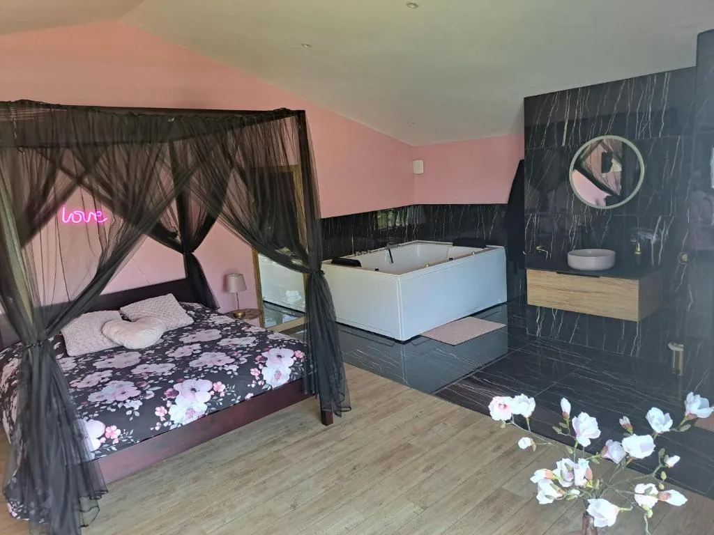 La suite d'Élise, gîte avec spa à Grumesnil - photo 3 sur 12