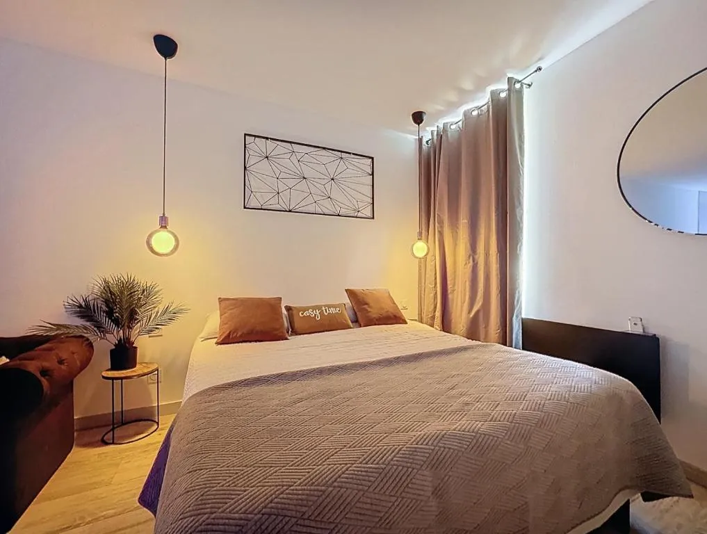 La Suite d'Ysis, gîte avec spa à Saint-Étienne - photo 2 sur 12