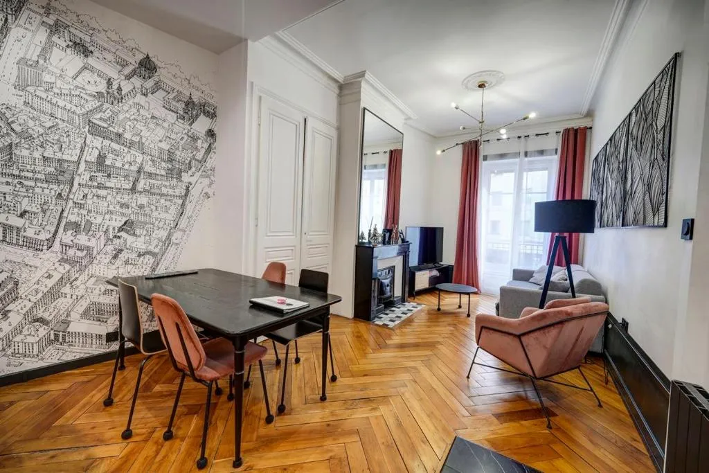 La Suite en Rose, gîte avec spa à Lyon - photo 3 sur 12