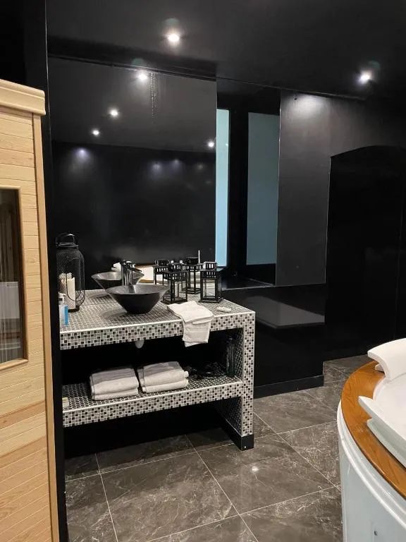 La Suite Marylin, gîte avec spa à Riom - photo 3 sur 12