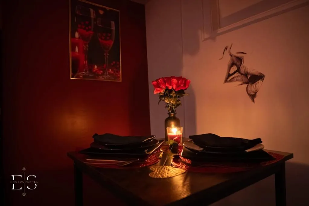 La Suite Noire de Saint-Omer, love room à Saint-Omer - photo 3 sur 10