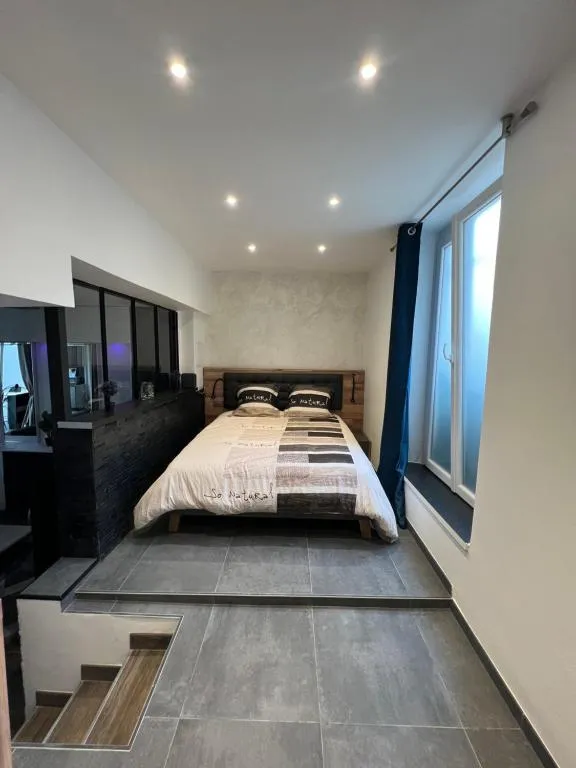 Le 46 Appartement Jacuzzi, gîte avec spa à Besançon - photo 2 sur 8