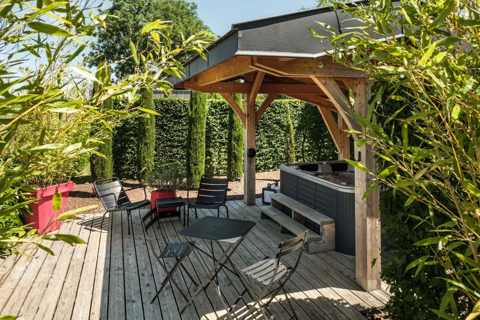 Le Cabanon Spa - Cabane perchée avec jacuzzi privatif (Jouey, Côte-d'Or)