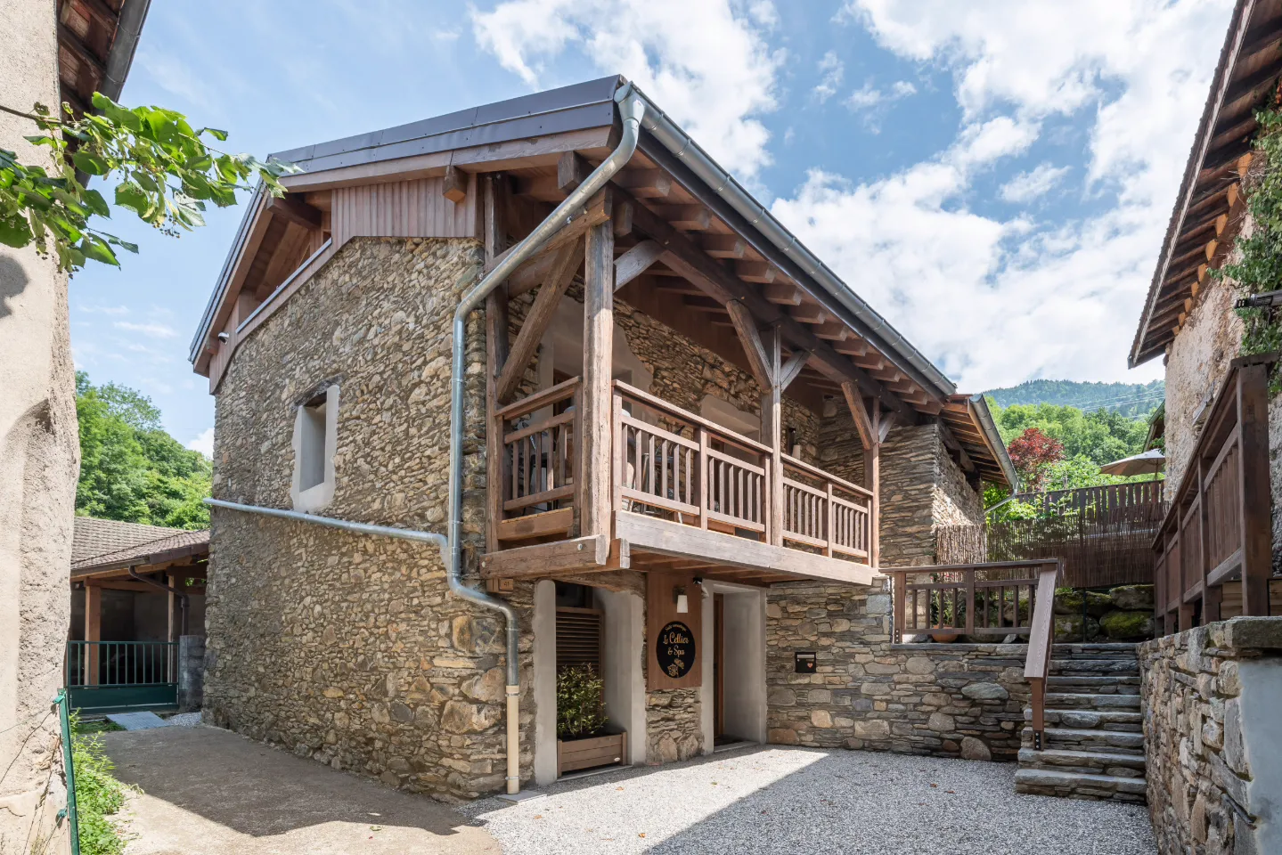 Le Cellier & Spa - Chalet de charme avec jacuzzi et sauna privés (Saint-Maximin, Isère)