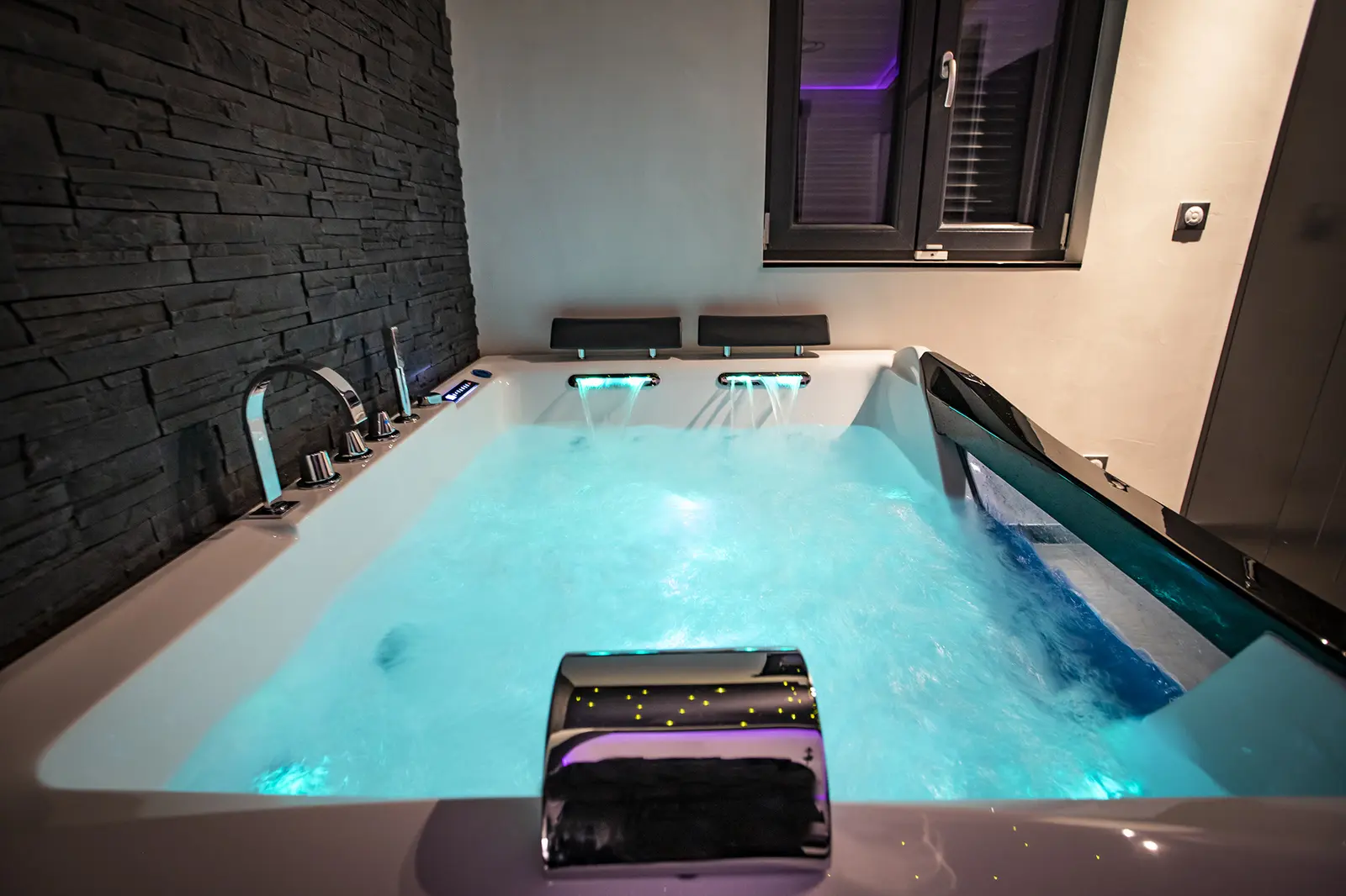 Le Chalet Zen Love, gîte spa à Foucherans - photo 3 sur 12