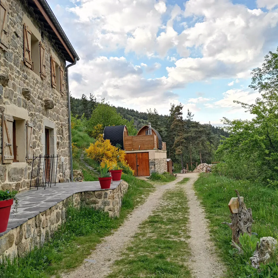 Le Cocon du Vivarais, hébergement insolite à Rochepaule - photo 3 sur 12