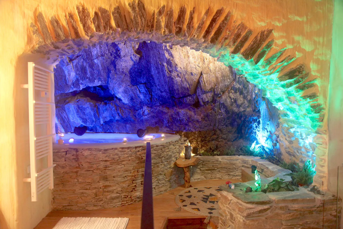 Le Ginkgo - Appartement avec jacuzzi troglodyte (Collioure, Pyrénées-Orientales)