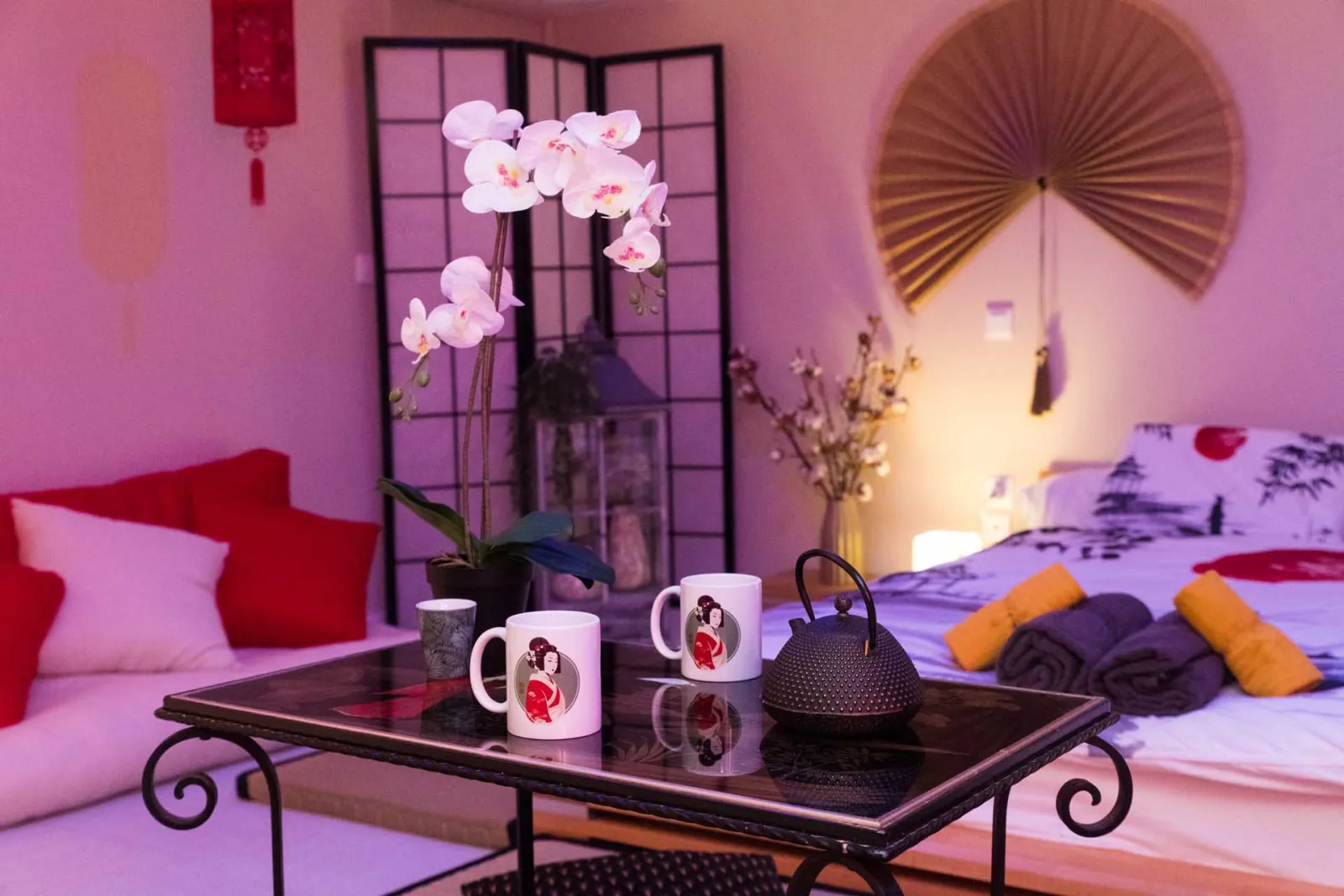 Le Jade Rouge, chambre à thème à Barenton - photo 2 sur 12
