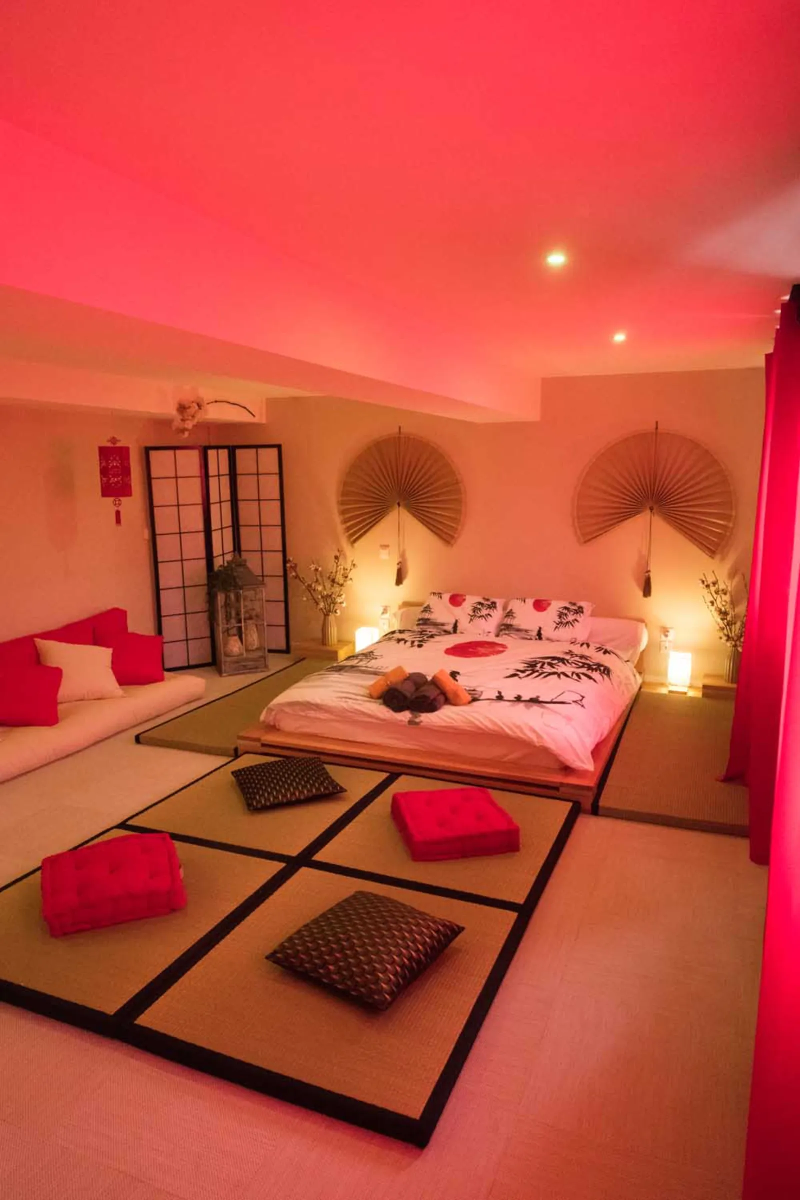 Le Jade Rouge, chambre à thème à Barenton - photo 3 sur 12