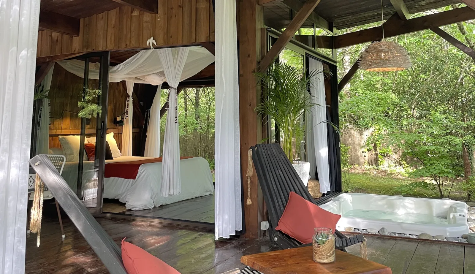 Le Lodge - Cabane avec spa privatif en forêt (Origne, Gironde)
