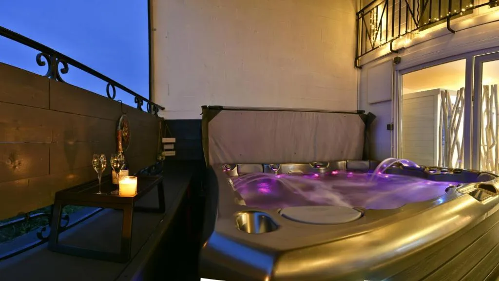 Le Loft MoonLove - Loft de 120 m² avec jacuzzi et sauna en terrasse (Jarville-la-Malgrange, Meurthe-et-Moselle)