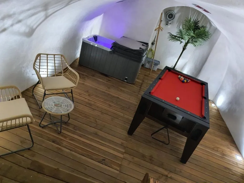 Le Menhir 2 - jacuzzi, terrasse et barbecue (La Roche-Blanche, Puy-de-Dôme)