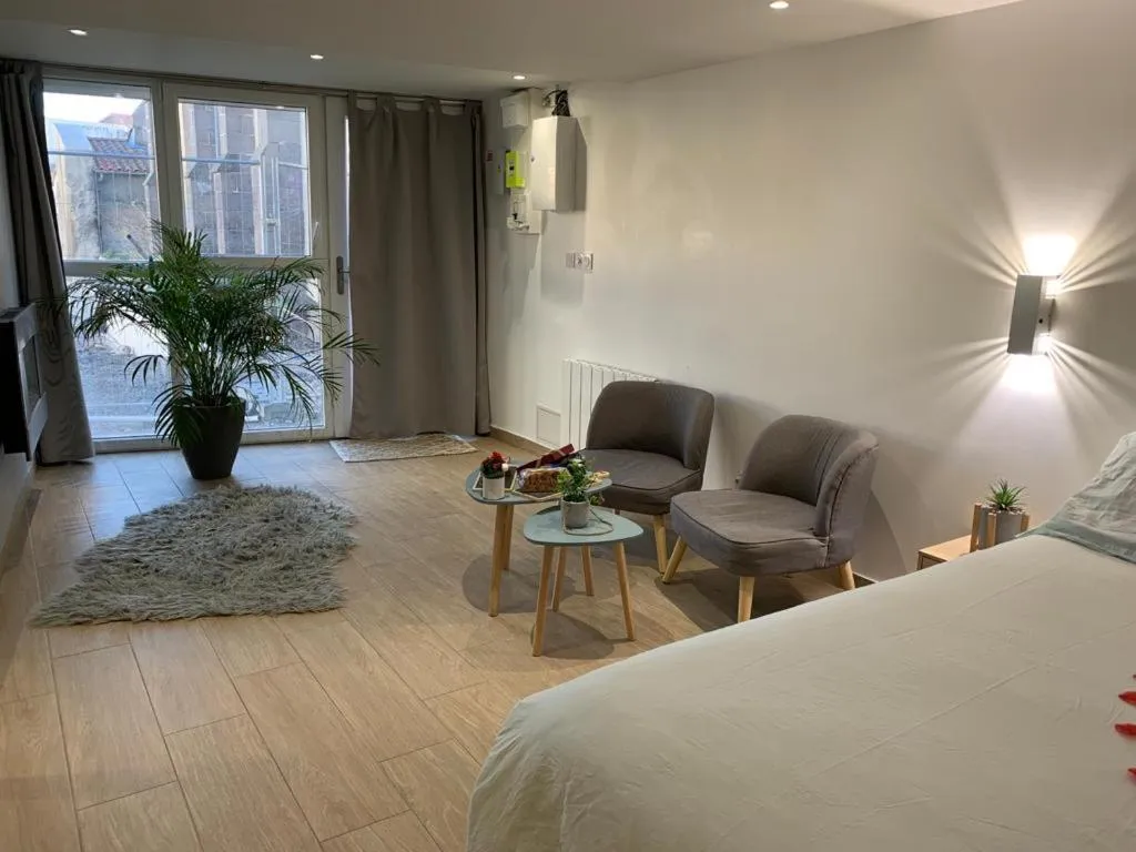 Le Menhir Jacuzzi, gîte avec spa à Le Cendre - photo 2 sur 9