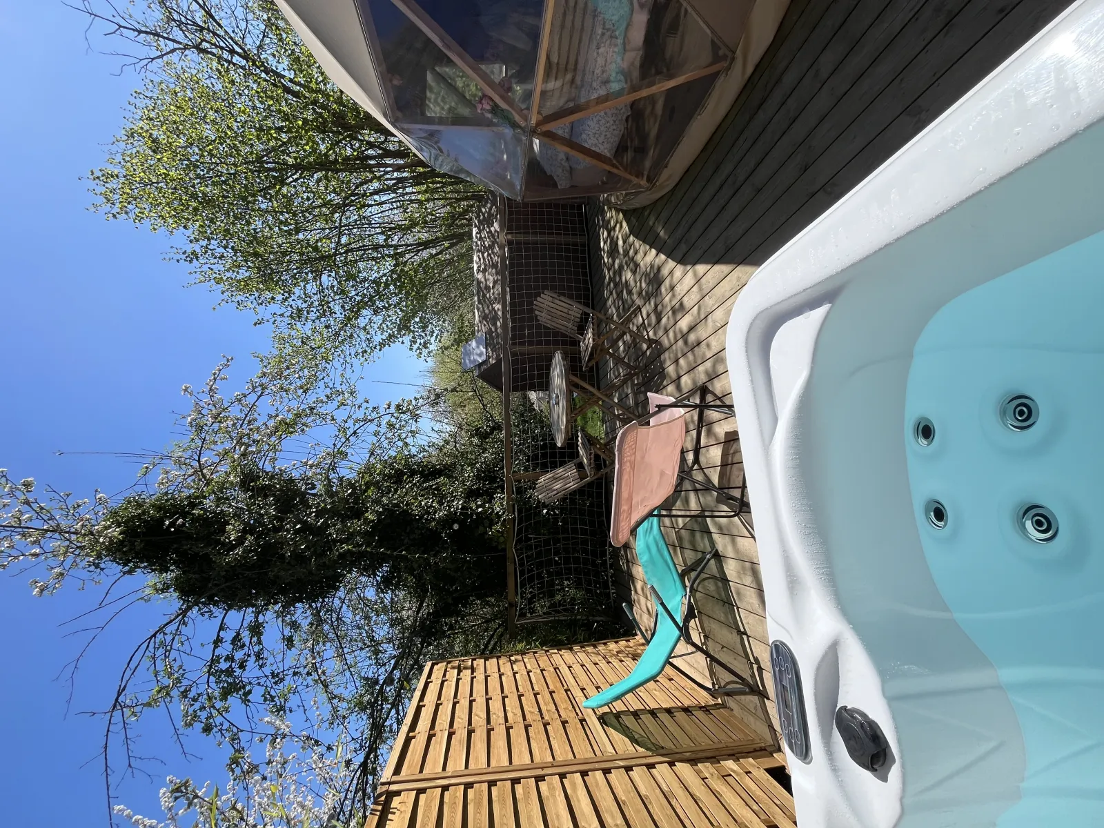 Le Nid d'Eliyah - Suite avec jacuzzi privatif (Nanteuil-lès-Meaux, Seine-et-Marne)