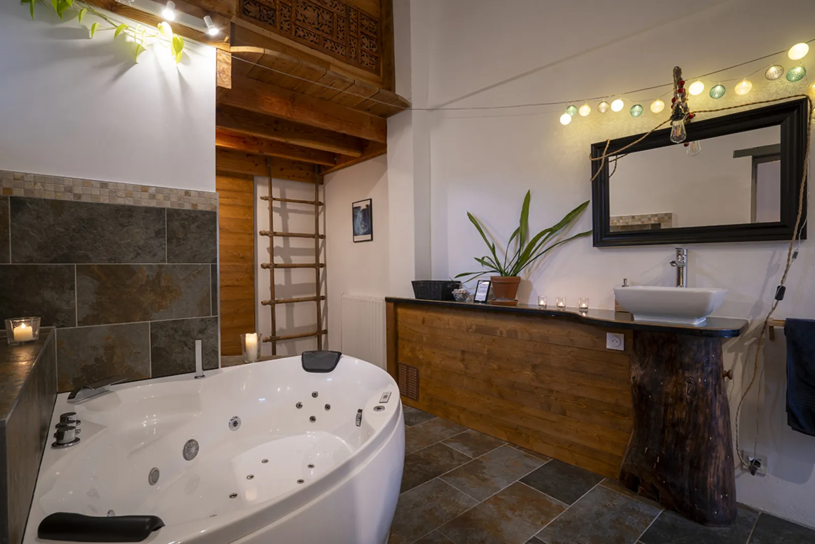 Le Nid de la Buèges & Balnéo, gîte spa à Pégairolles-de-Buèges - photo 2 sur 12