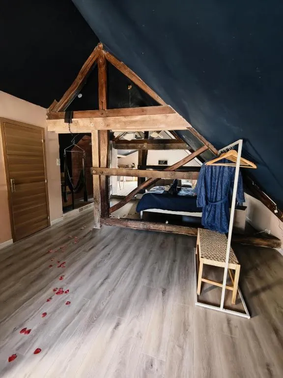 Le Pavillon des Arômes, love room à Aiserey - photo 2 sur 12