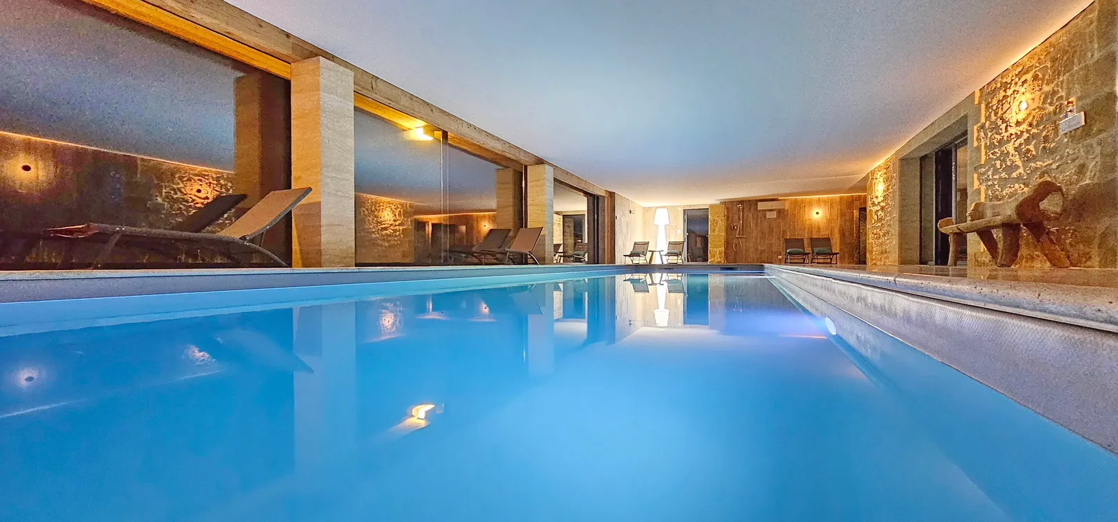 Le Petit Paradis - Gîte avec piscine intérieure chauffée et jacuzzi (Groléjac, Dordogne)