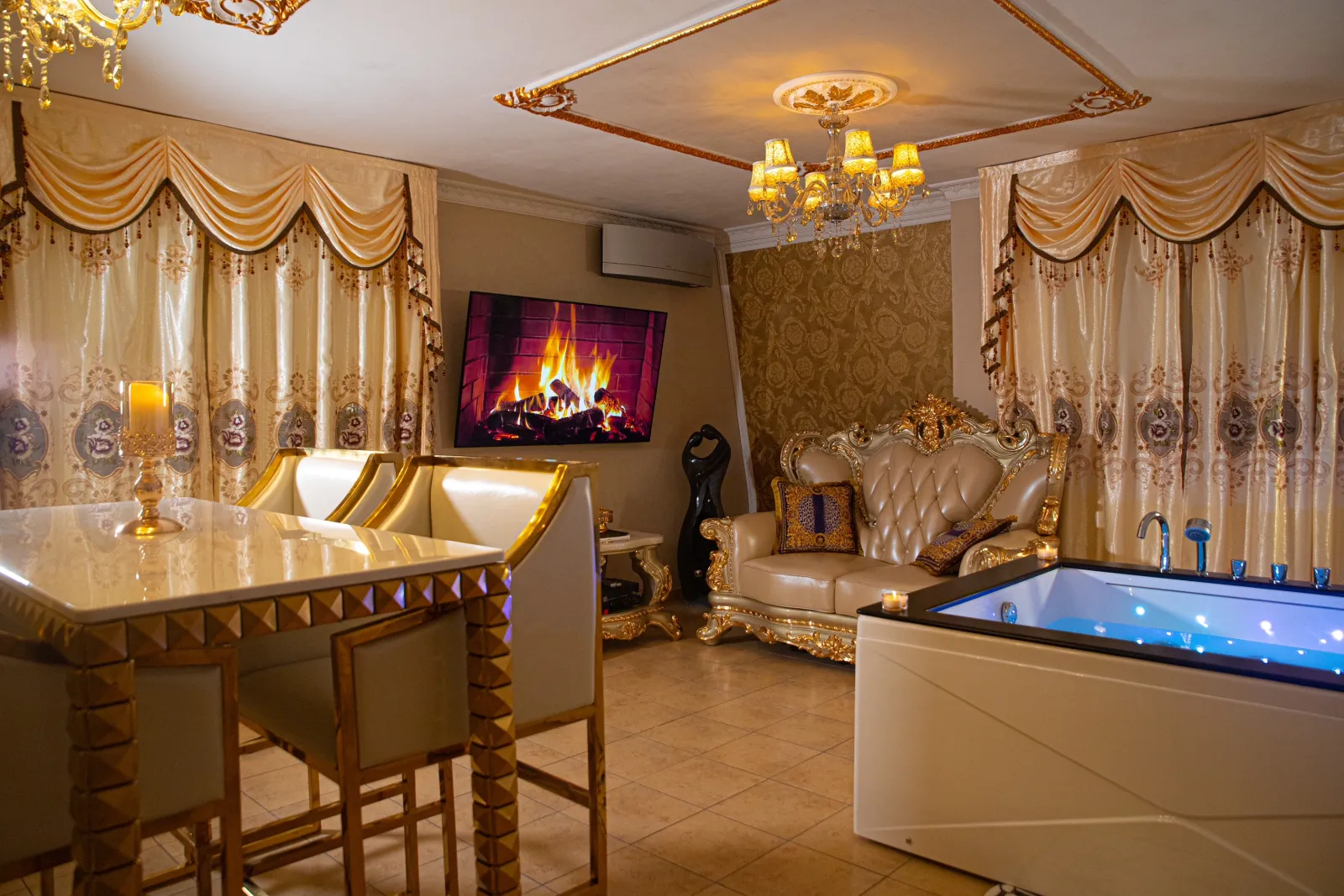 Le Petit Versailles - Love room avec spa et sauna privatifs (Vernon, Eure)