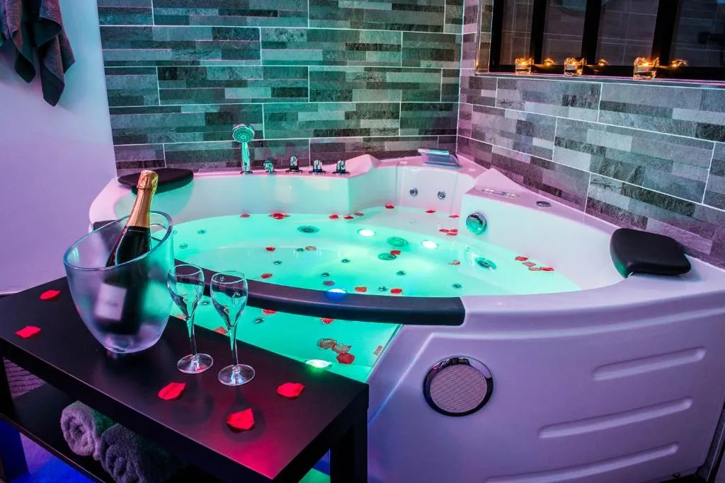 Le Spamoureux - Bien-être à deux avec bain à remous (Boussy-Saint-Antoine, Essonne)