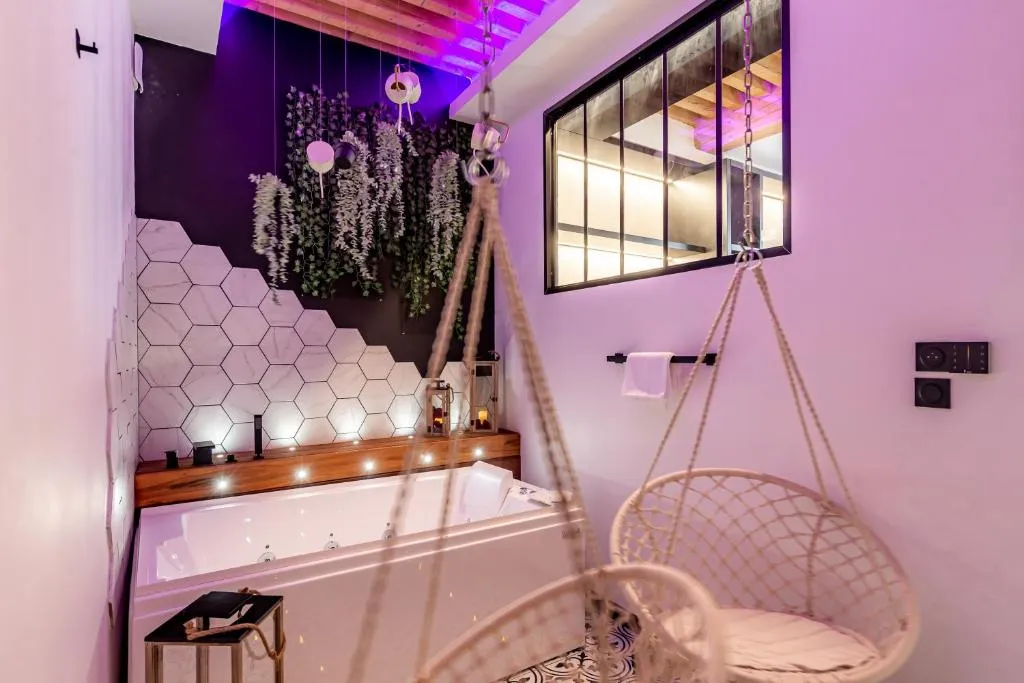 Leone Jacuzzi Terreaux, gîte avec spa à Lyon - photo 2 sur 12