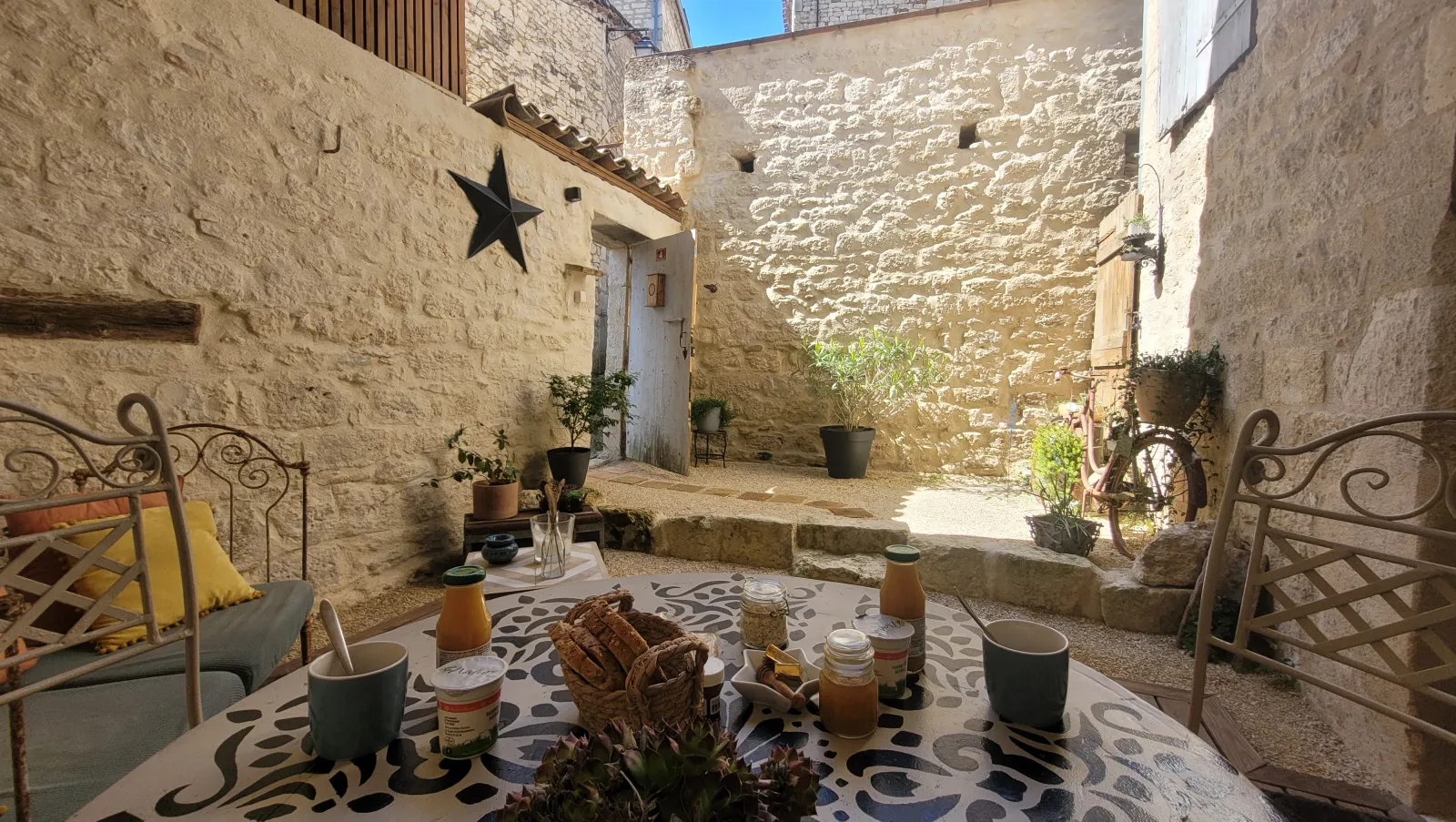 Les Coups de Coeur du Quercy - Chambres d'hôtes avec balnéo XXL (Montpezat-de-Quercy, Tarn-et-Garonne)