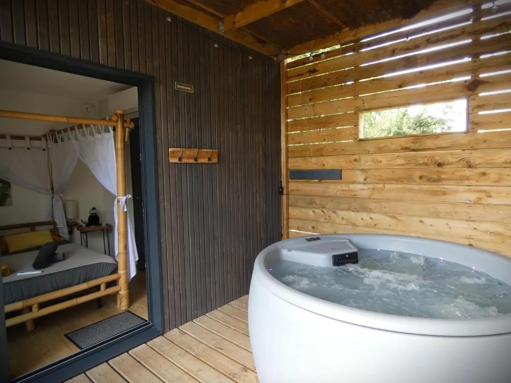 Lodge Cosy de Saint-Coulitz, gîte avec spa à Saint-Coulitz - photo 3 sur 12