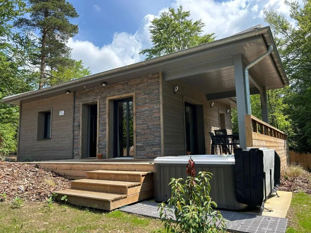Lodge Évasion spa privatif - Confort 5 étoiles et golf (Le Chambon-sur-Lignon, Haute-Loire)