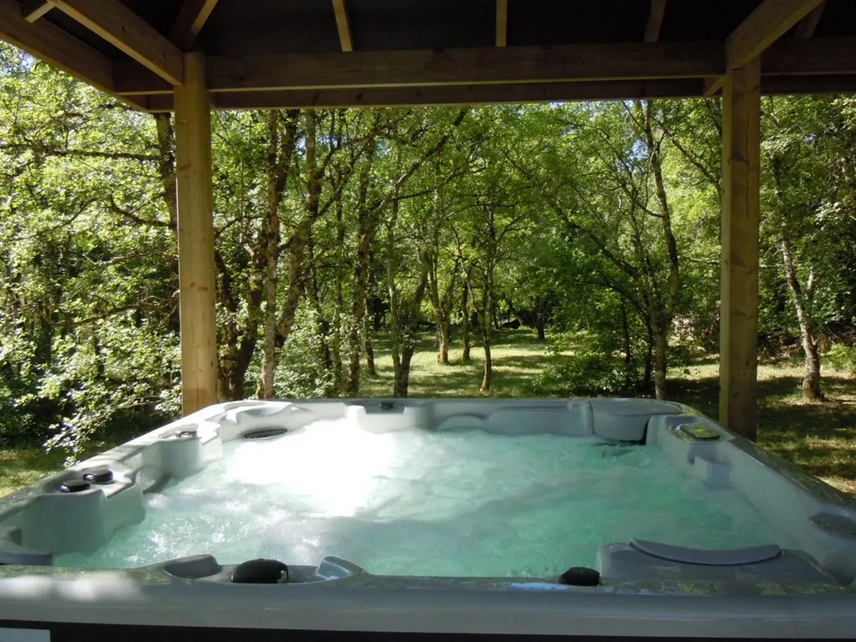 Lodge insolite avec spa privatif, cabane à Livernon - photo 2 sur 12