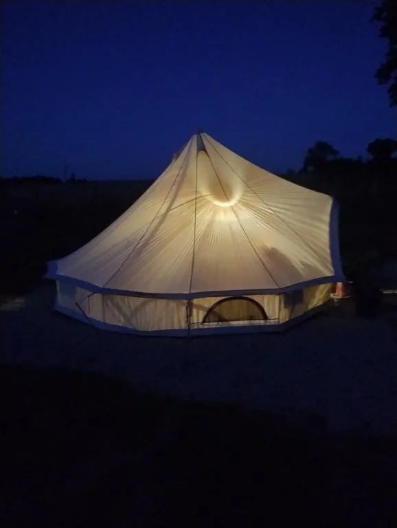 Lodge Le Grand Chêne - lodge avec jacuzzi privatif (Lapalisse, Allier)