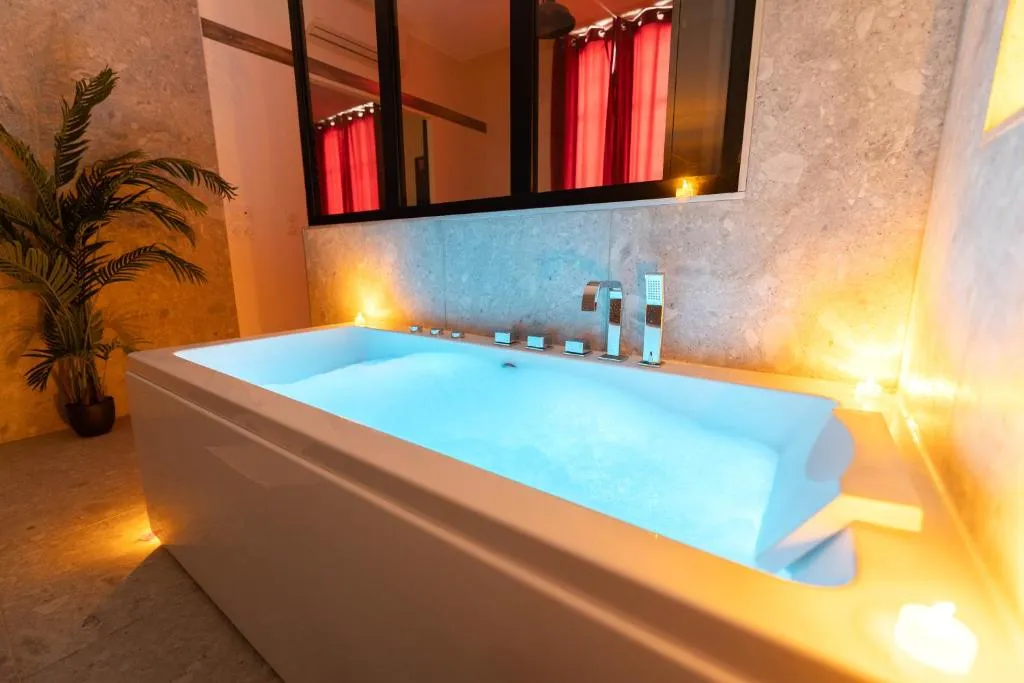 Loft Balnéo, gîte avec spa à Nice - photo 3 sur 12
