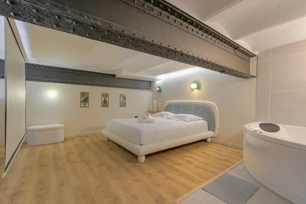 Loft des Lumières, gîte avec spa à Caluire-et-Cuire - photo 2 sur 12