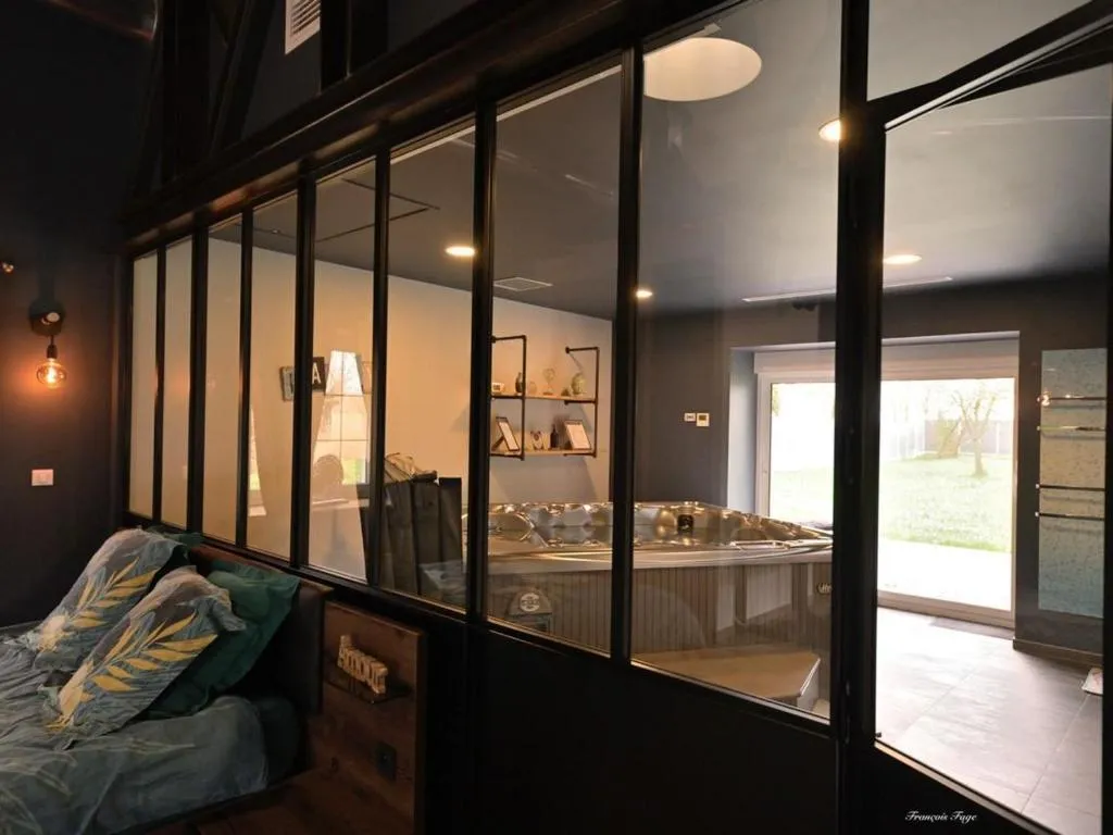 Loft industriel, gîte avec spa à Marigny-Marmande - photo 3 sur 12