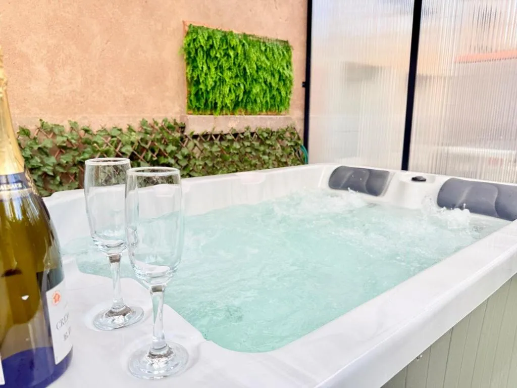 Loft Luxe Vaucouleurs, gîte avec spa à Nancy - photo 3 sur 12